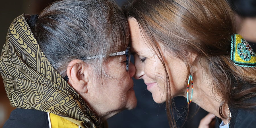 Hongi traditional Māori greeting at the Power of Inclusion conference in New-Zealand | Photo by Michael Bradley Hongi traditional Māori greeting at the Power of Inclusion conference in New-Zealand | Photo by Michael Bradley